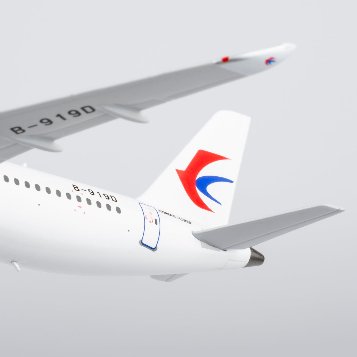 1/400 China Eastern Airlines C919 B-919D NG19203 - cover