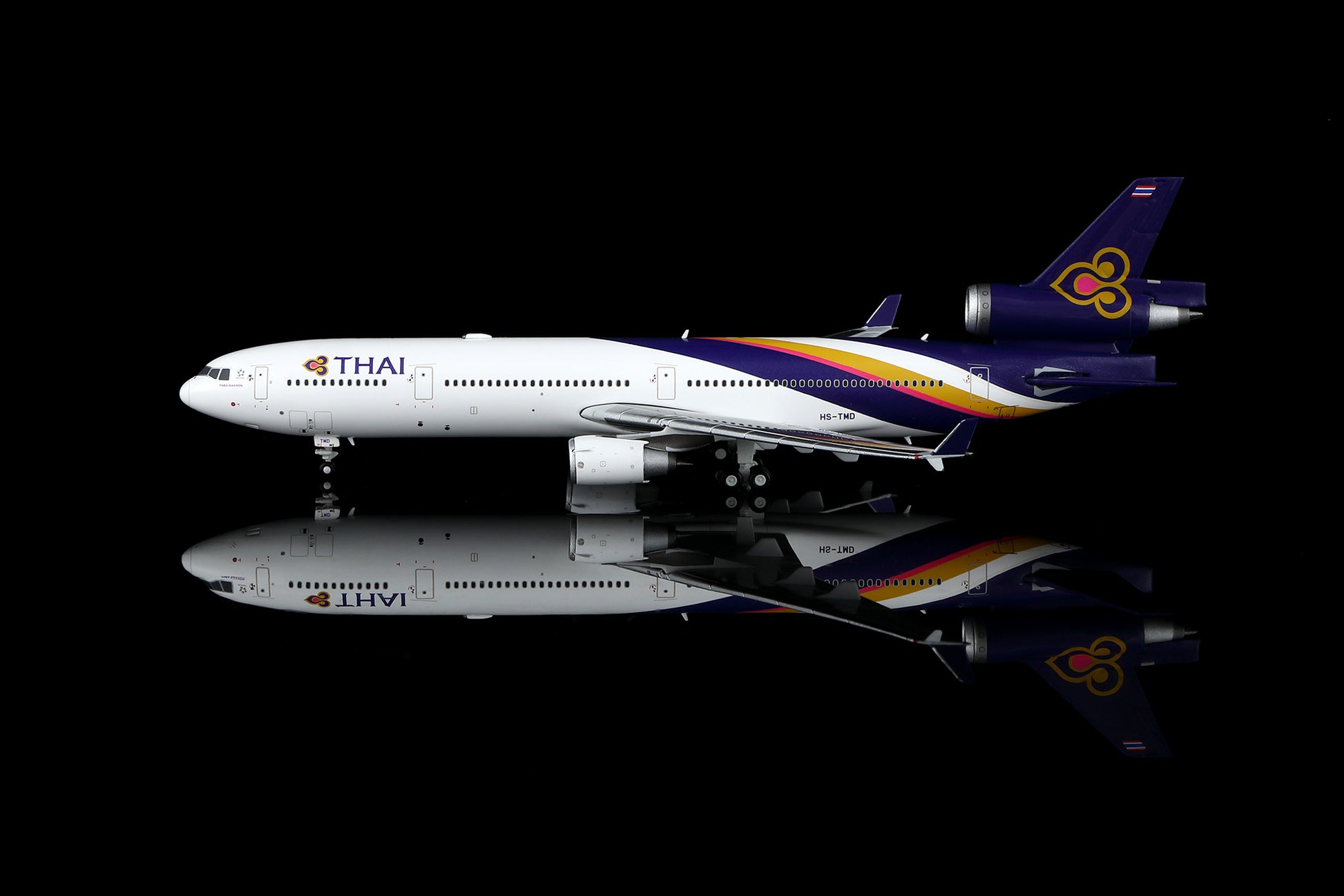 Thai Airways MD-11 HS-TMD Standard Version