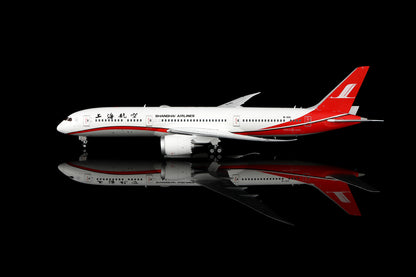 Shanghai Airlines B787-9 Dreamliner B-1113