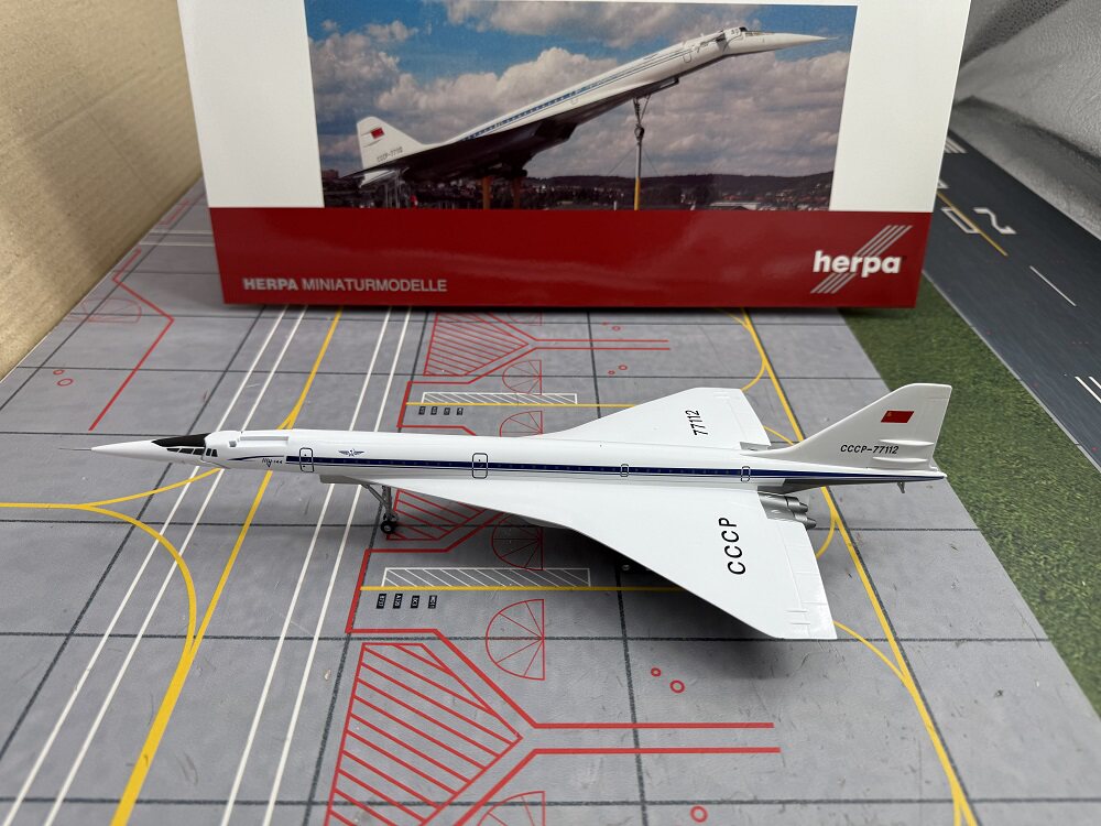1/200 Aeroflot Tu-144 CCCP-77112 556323-001 - image 2