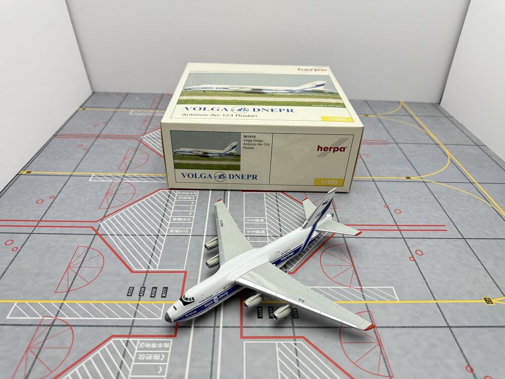 1/400 Volga-Dnepr AN-124 RA-82074 561419 - image 2