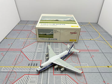 1/400 Volga-Dnepr AN-124 RA-82074 561419 - image 2