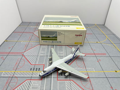 1/400 Volga-Dnepr AN-124 RA-82074 561419 - image 2