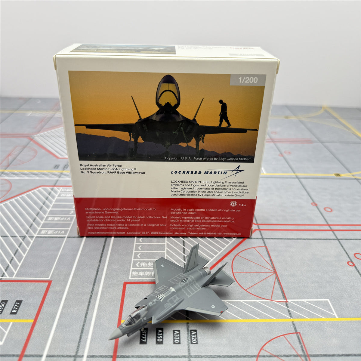 1/200 Royal Australian Air Force F-35A A35-010 570534 - image 2