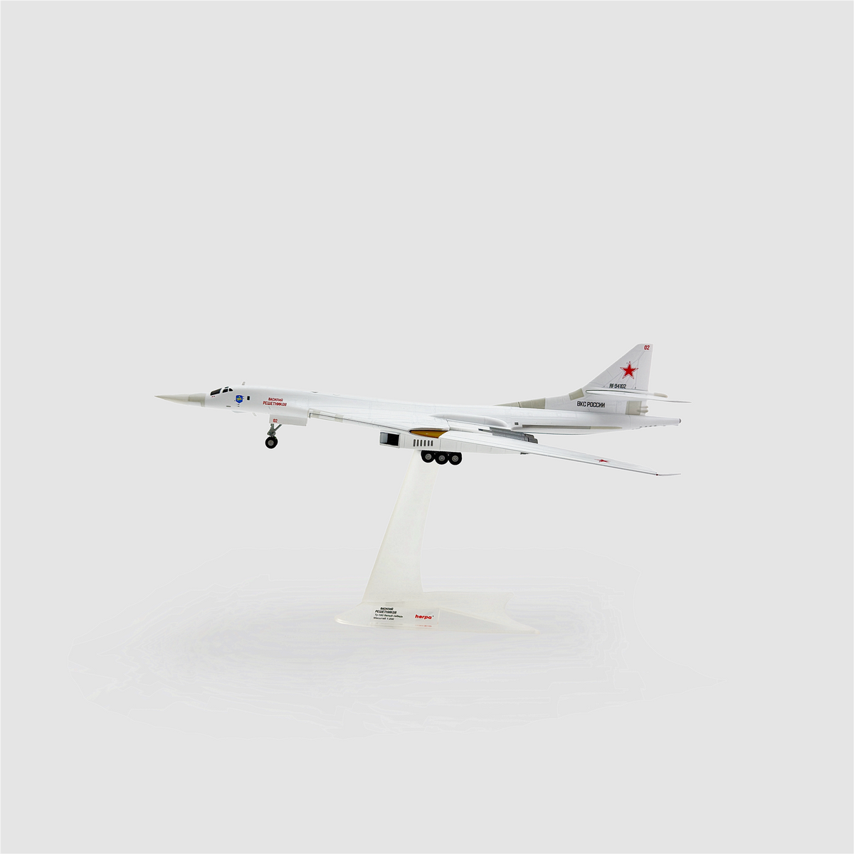 1/200 Russian Air Force Tu-160 572118 - image 2