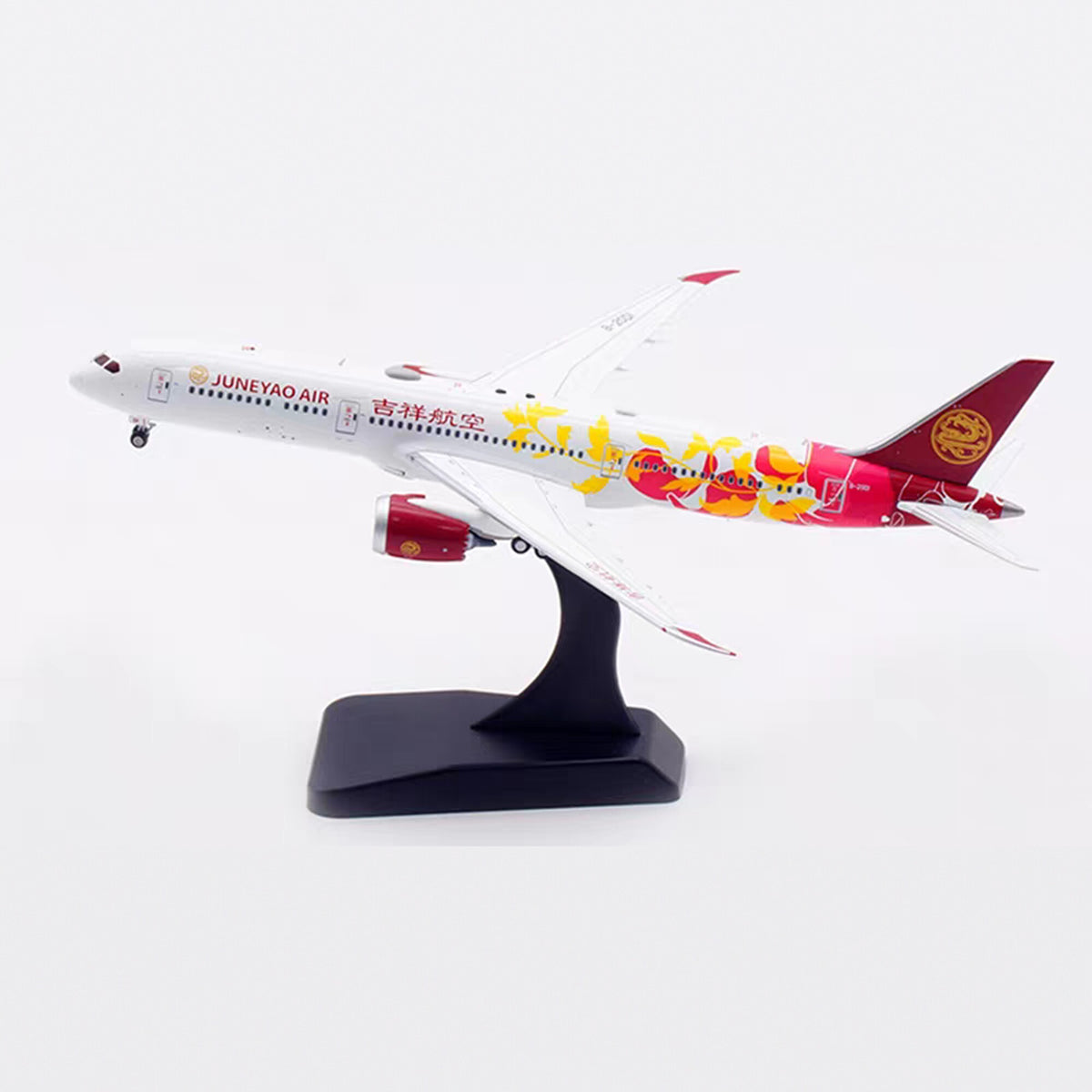 1/400 Juneyao Airlines B787-9 B-20D1 AV4195 - image 2