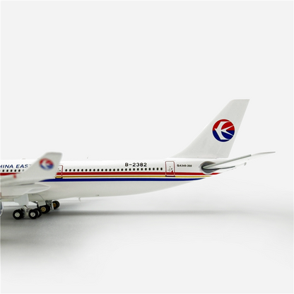 1/400 China Eastern Airlines A340-300 B-2382 AV4311 - image 2