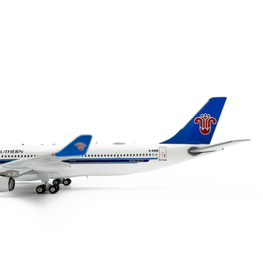 1/400 China Southern Airlines A330-300 B-8366 AV4343 - image 2