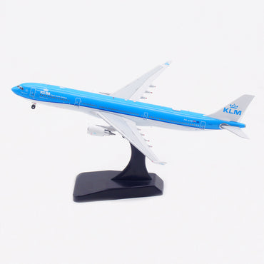 1/400 KLM A330-300 PH-AKB AV4373 - image 2