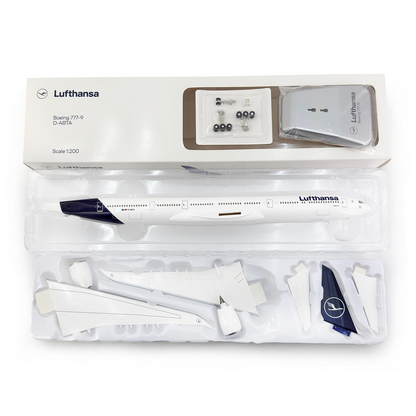 1/200 Lufthansa B777-9X D-ABTA DLH010 - image 2