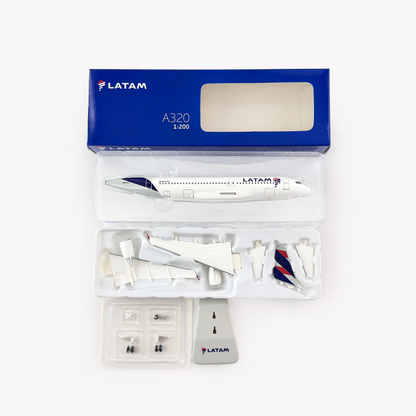 1/200 LAN Airlines A320 HG10758 - image 2