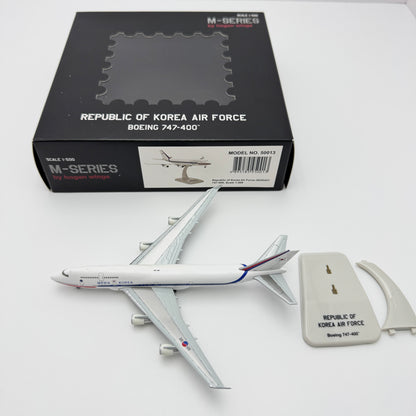 1/500 B747-400 HG50013 HG50013 - image 2