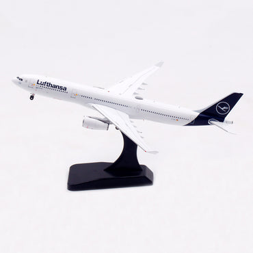 1/400 Lufthansa A330-300 D-AIKI WB4061 - image 2