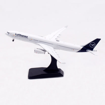 1/400 Lufthansa A330-300 D-AIKI WB4061 - image 2