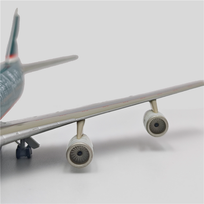 1/400 Cathay Pacific B747-200 B-HIB - image 5