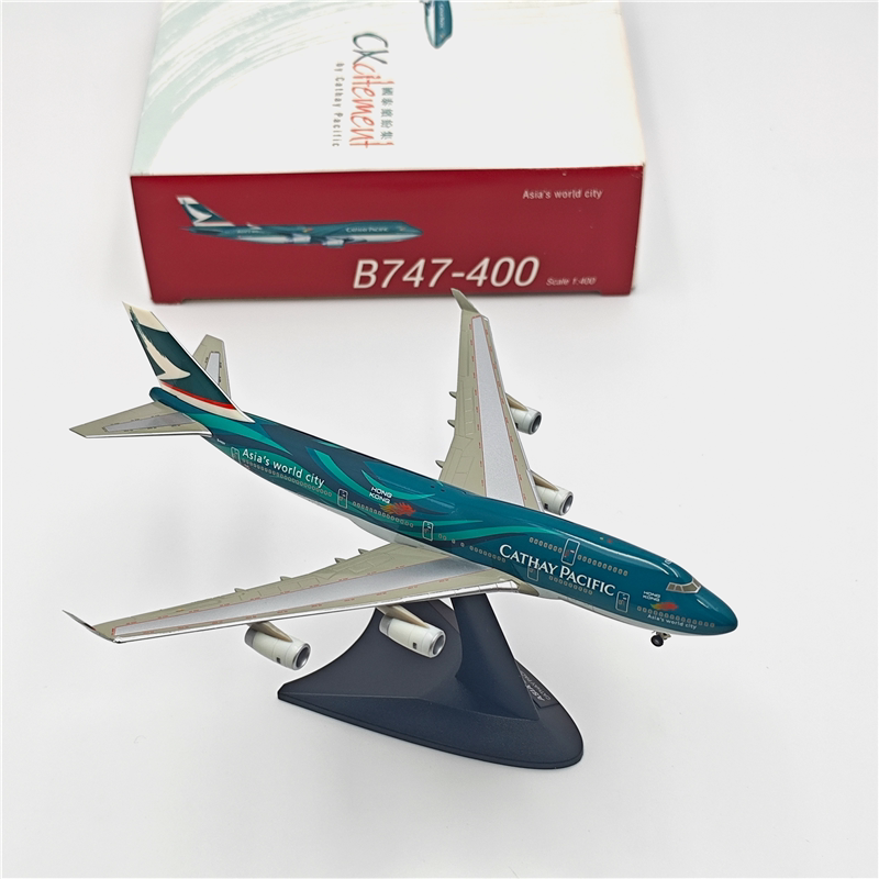 1/400 Cathay Pacific B747-200 B-HIB - image 8