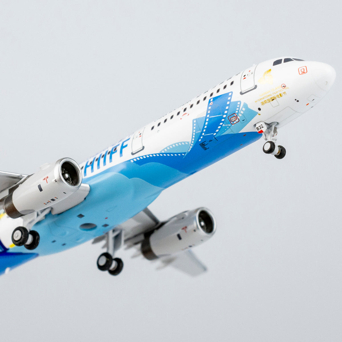 1/400 China Southern Airlines Airbus A321-200 B-1832 "Hainan Island International Film Festival" NG24011