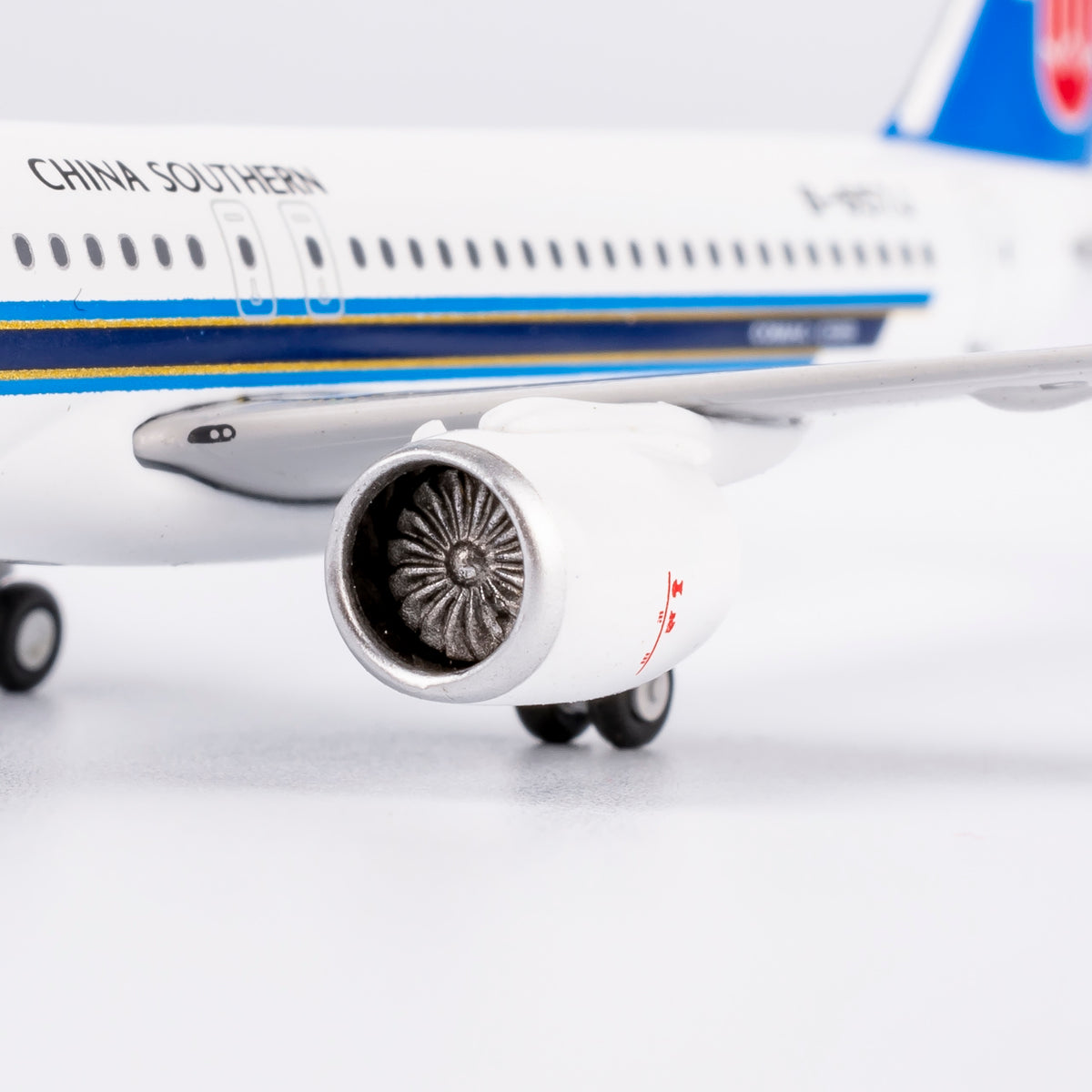 1/400 China Southern Airlines C919 B-657J NG24042
