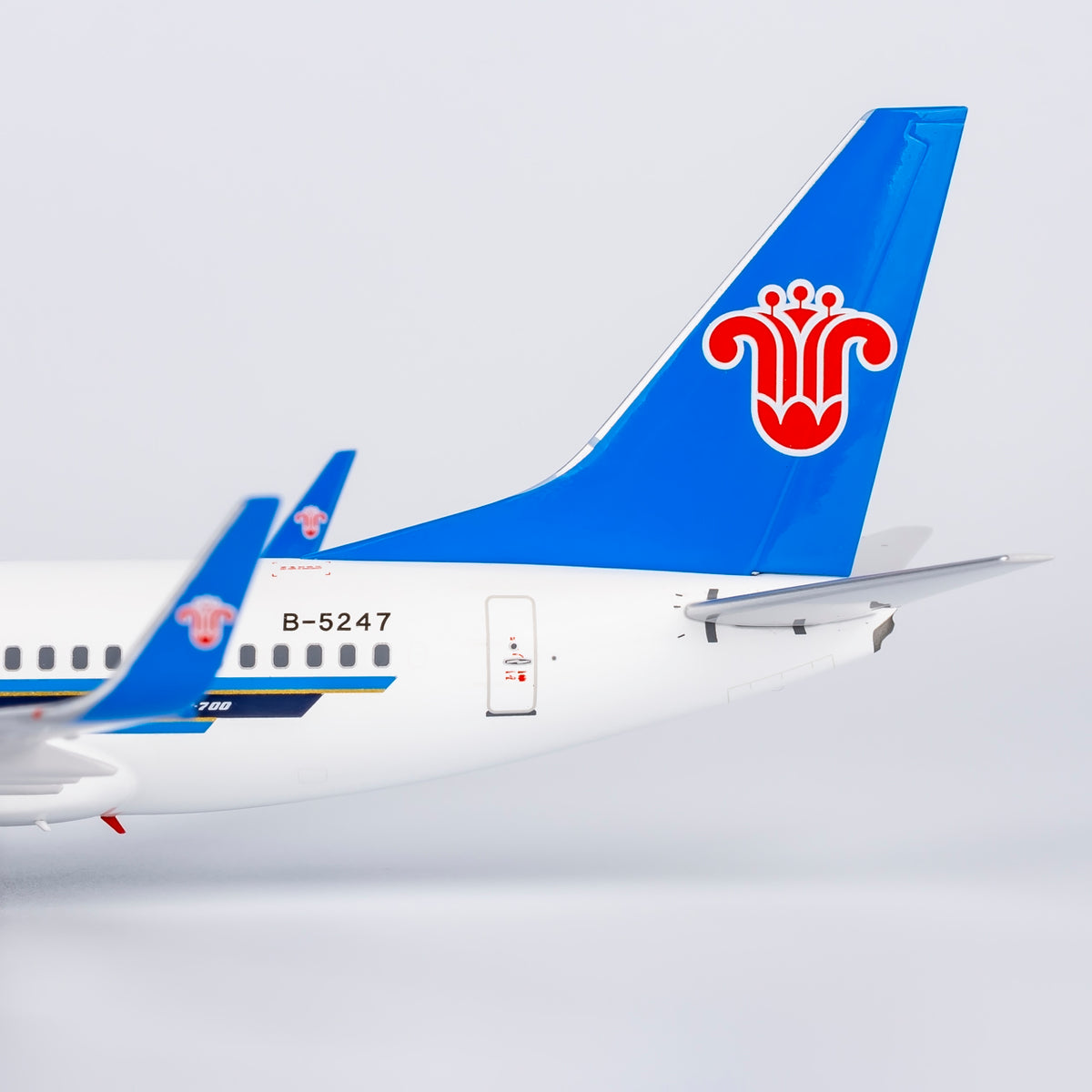 1/200 China Southern Airlines Boeing 737-700 B-5247 NG24045