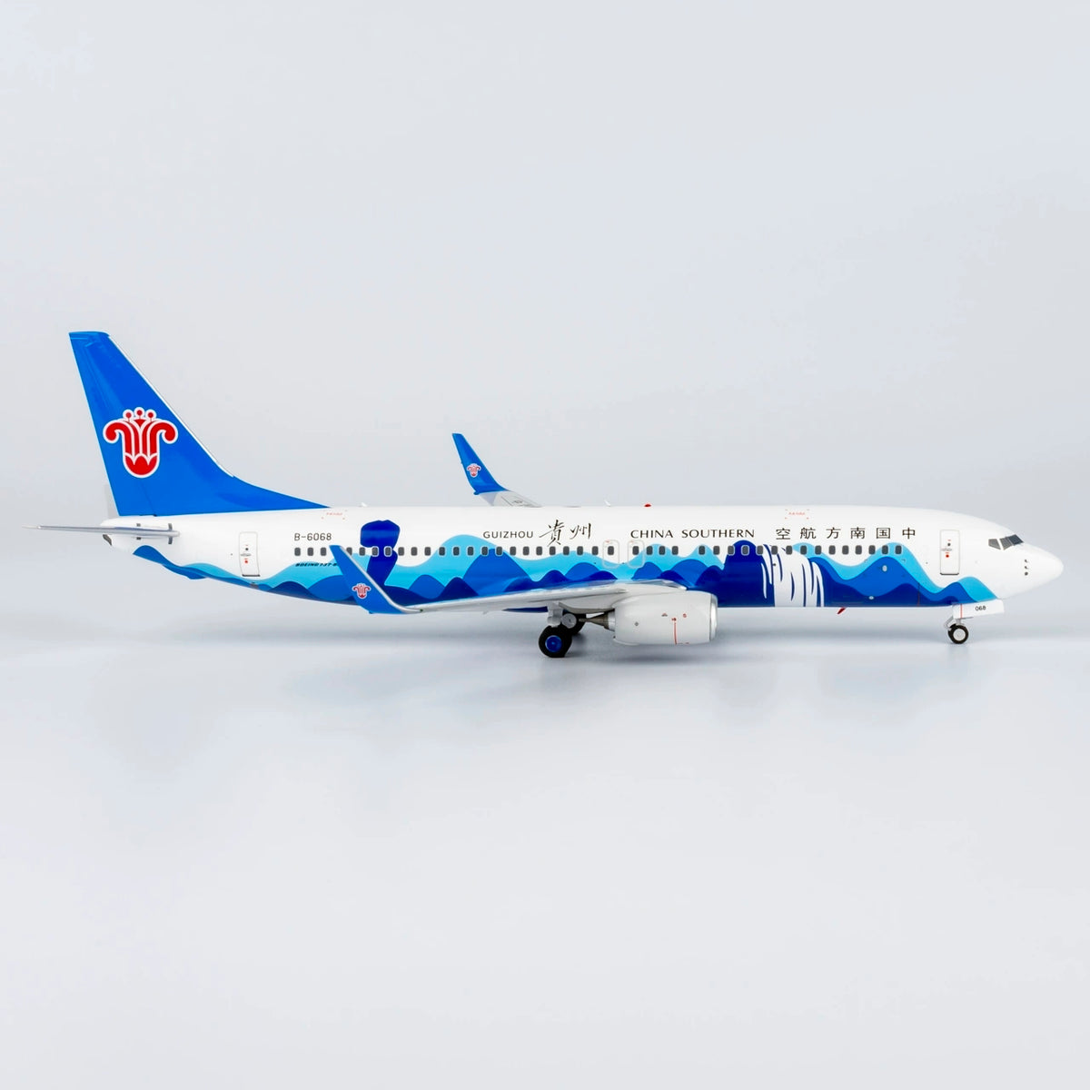 1/200 China Southern Airlines Boeing 737-800 B-6068 NG24047