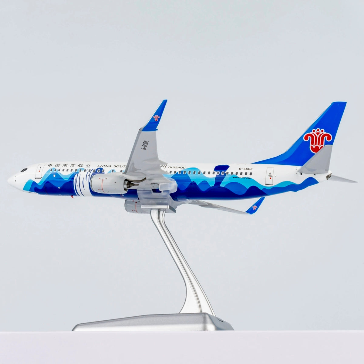1/200 China Southern Airlines Boeing 737-800 B-6068 NG24047