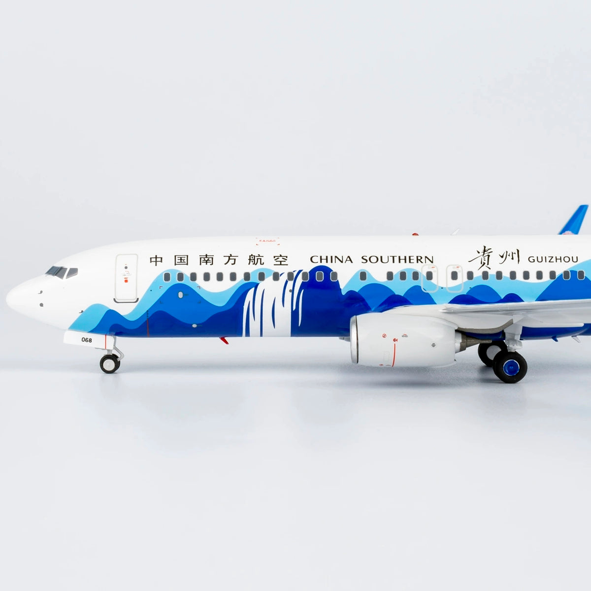 1/200 China Southern Airlines Boeing 737-800 B-6068 NG24047