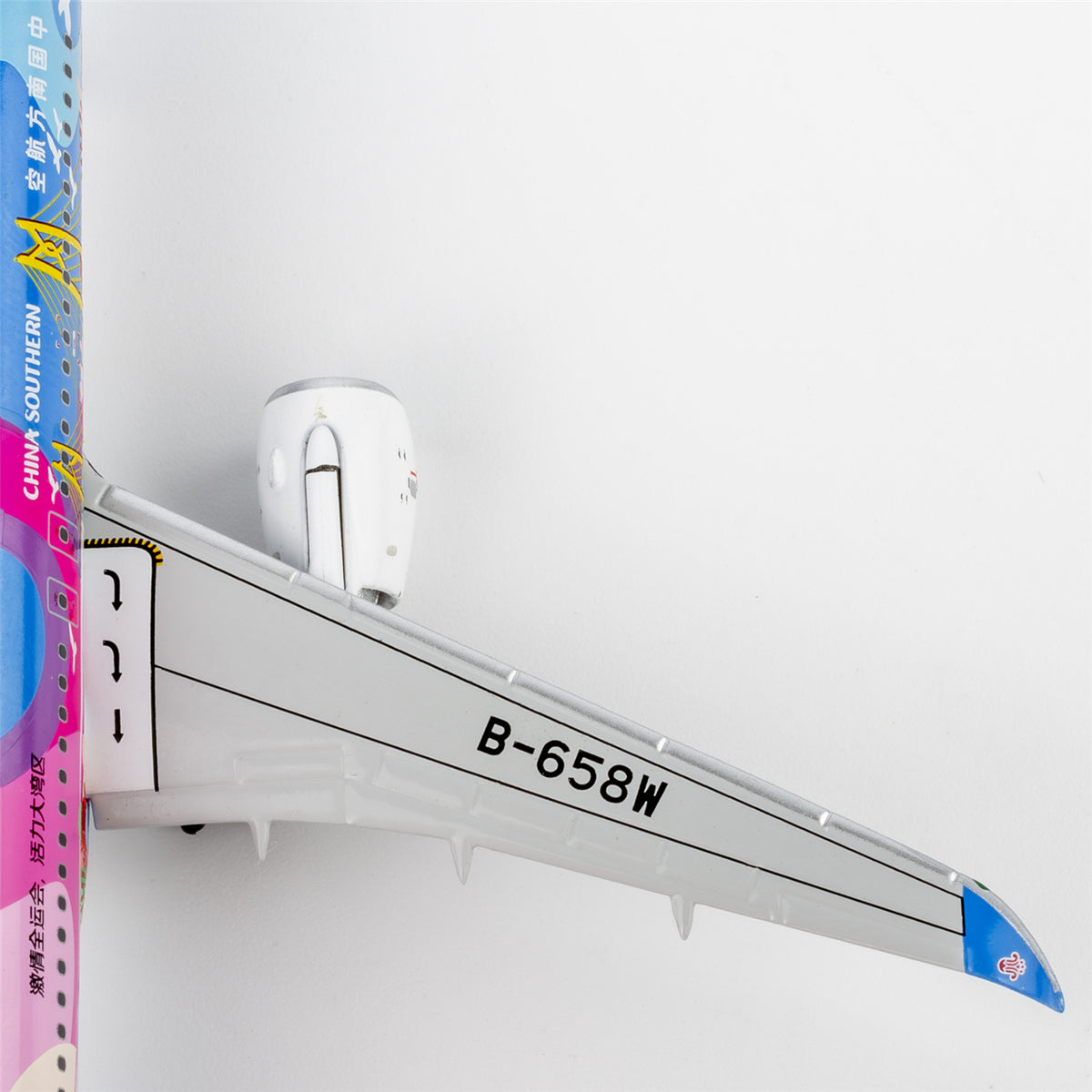 1/400 China Southern Airlines C919 B-658W "Grand Beauty Bay Area" NG24186