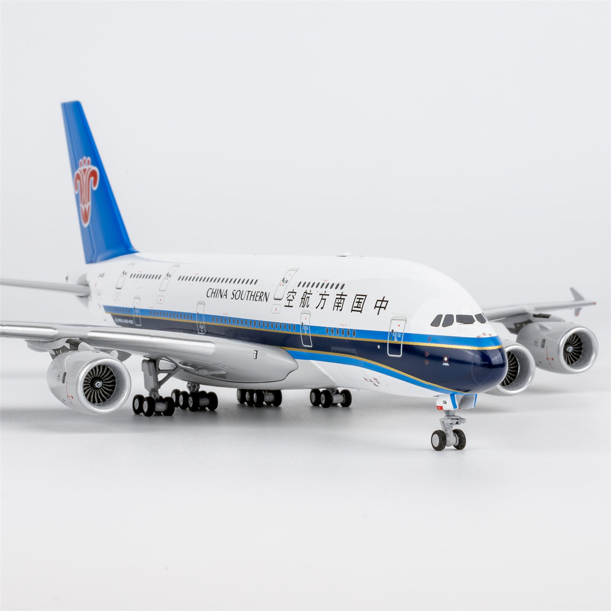 1/400 China Southern Airlines Airbus A380-800 B-6136 "Luxurious Packaging" NG24625
