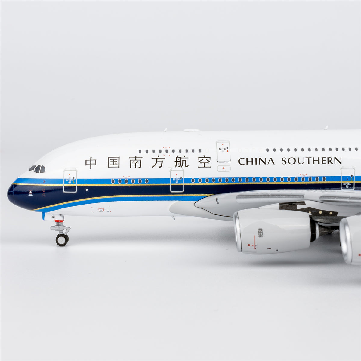 1/400 China Southern Airlines Airbus A380-800 B-6136 "Luxurious Packaging" NG24625