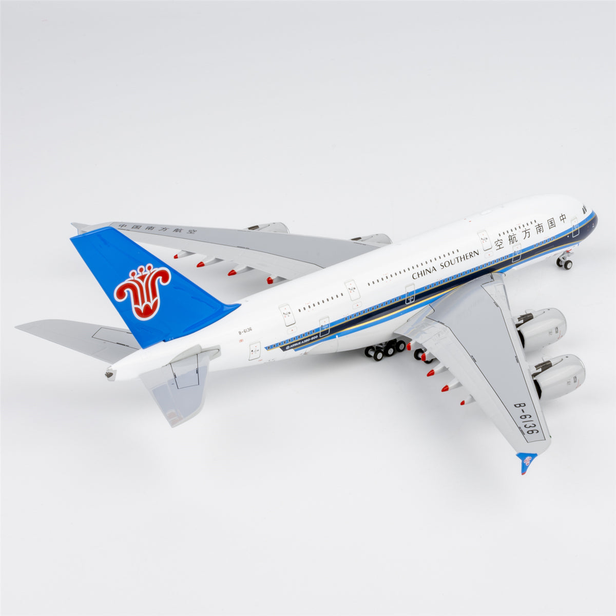 1/400 China Southern Airlines Airbus A380-800 B-6136 "Luxurious Packaging" NG24625