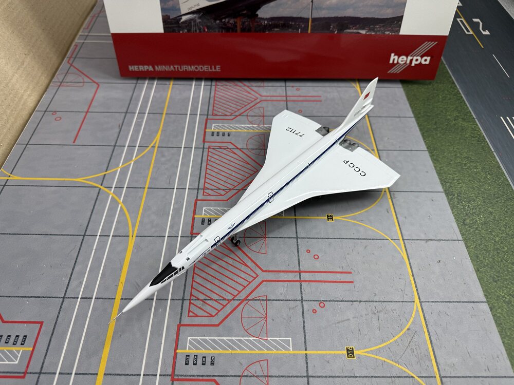 1/200 Aeroflot Tu-144 CCCP-77112 556323-001 - image 3