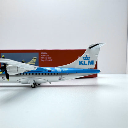 1/200 KLM ATR-42 PH-XLE 571654 - image 3