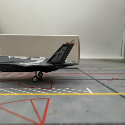 1/200 United States Air Force F-35A 11-5020 572941 - image 3