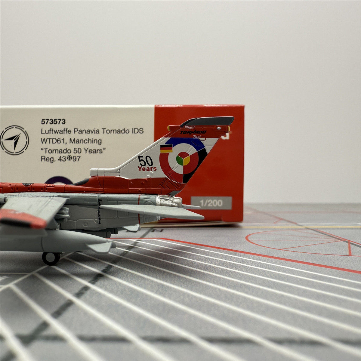 1/200 Luftwaffe Tornado 43+97 573573 - image 3