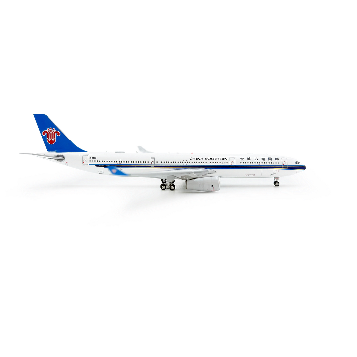 1/400 China Southern Airlines A330-300 B-8366 AV4343 - image 3