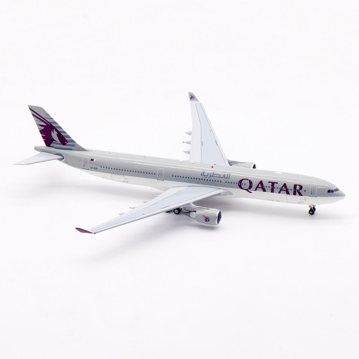 1/400 Qatar A330-300 A7-AEN AV4355 - image 3
