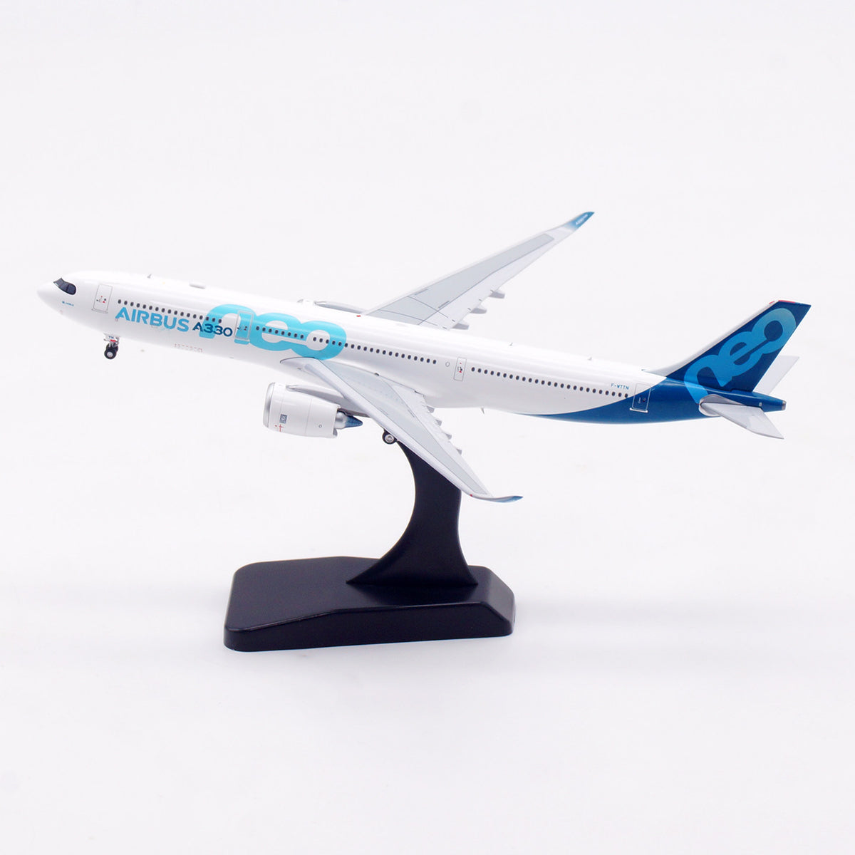 1/400 Airbus Industrie A330-900NEO F-WTTN AV4421 - image 3