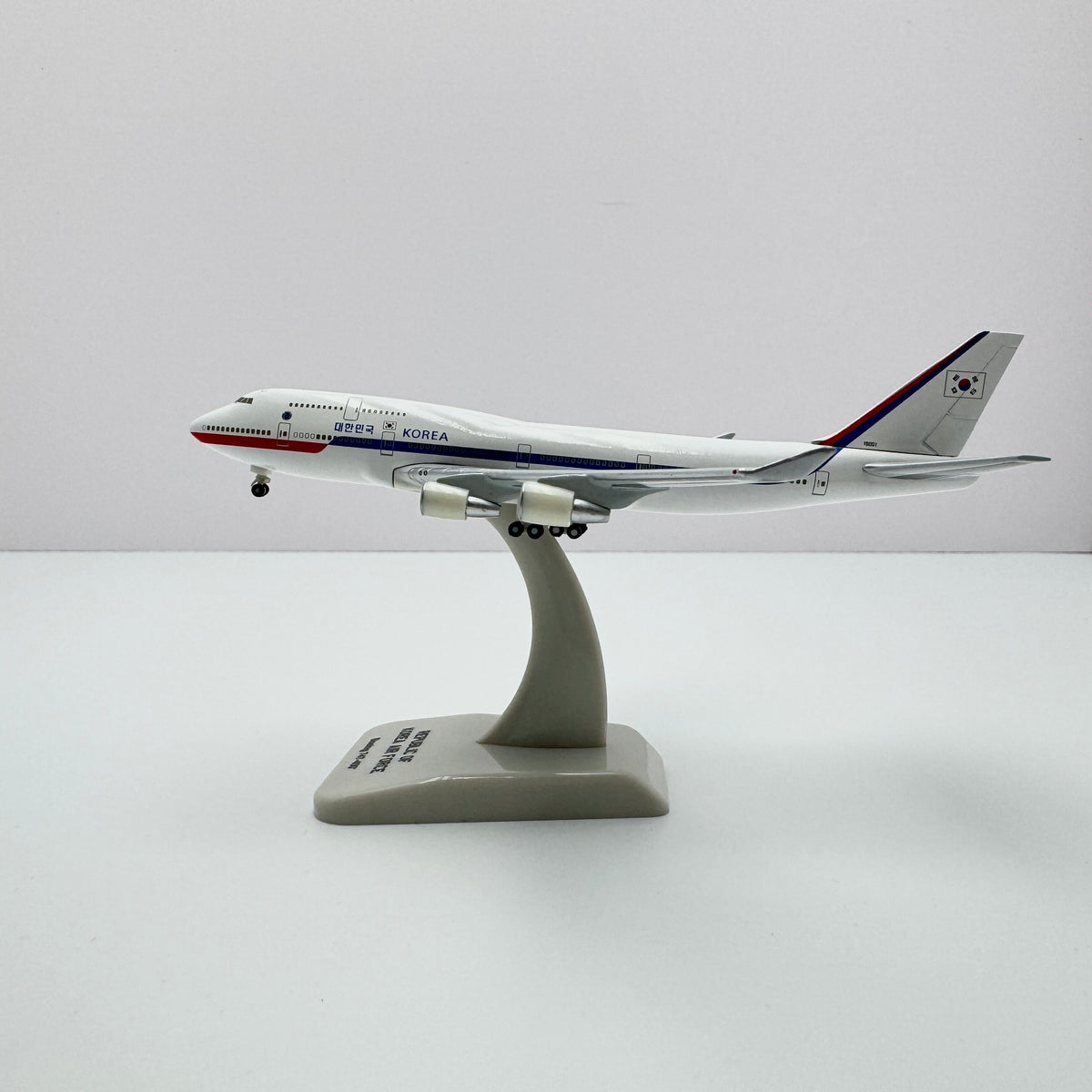 1/500 B747-400 HG50013 HG50013 - image 3