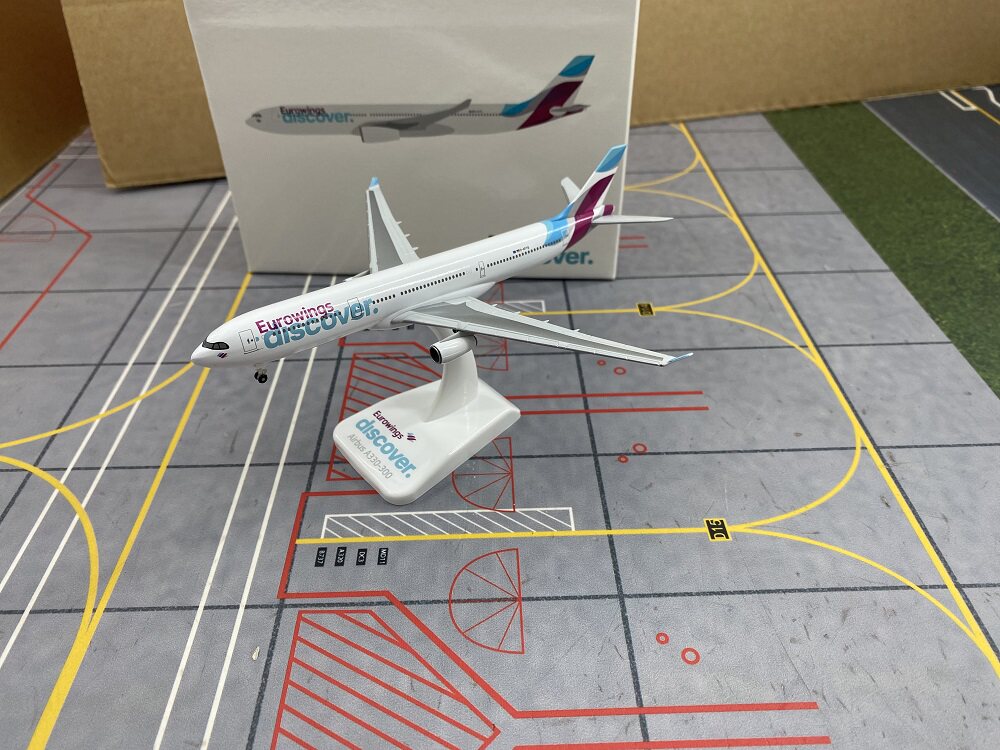 1/400 Eurowings A330-300 D-AFYQ LW400EWD001 - image 3