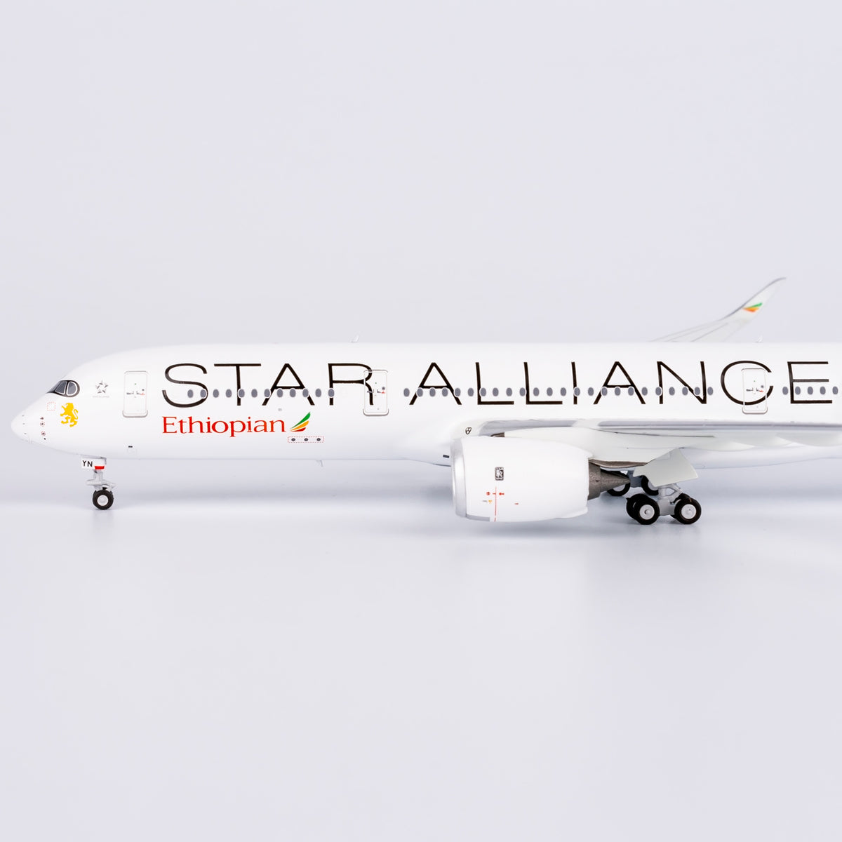 1/400 Ethiopian Airlines Airbus A350-900 ET-AYN "Star Alliance" NG39088