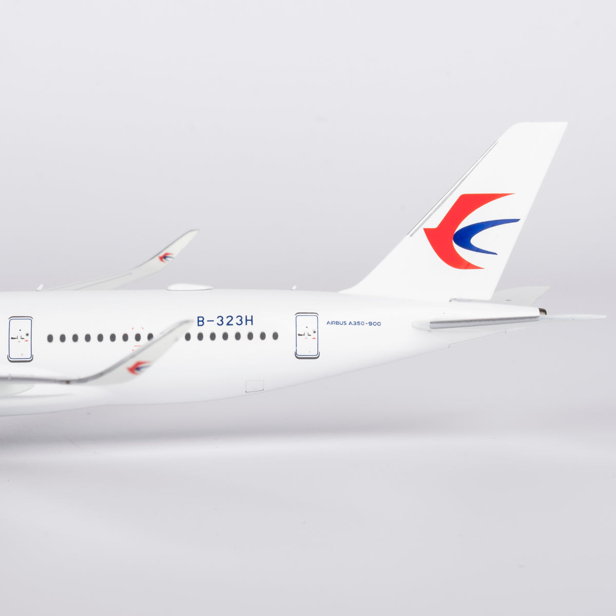1/400 China Eastern Airlines Airbus A350-900 B-323H "1st A350 delivered from China" NG39107