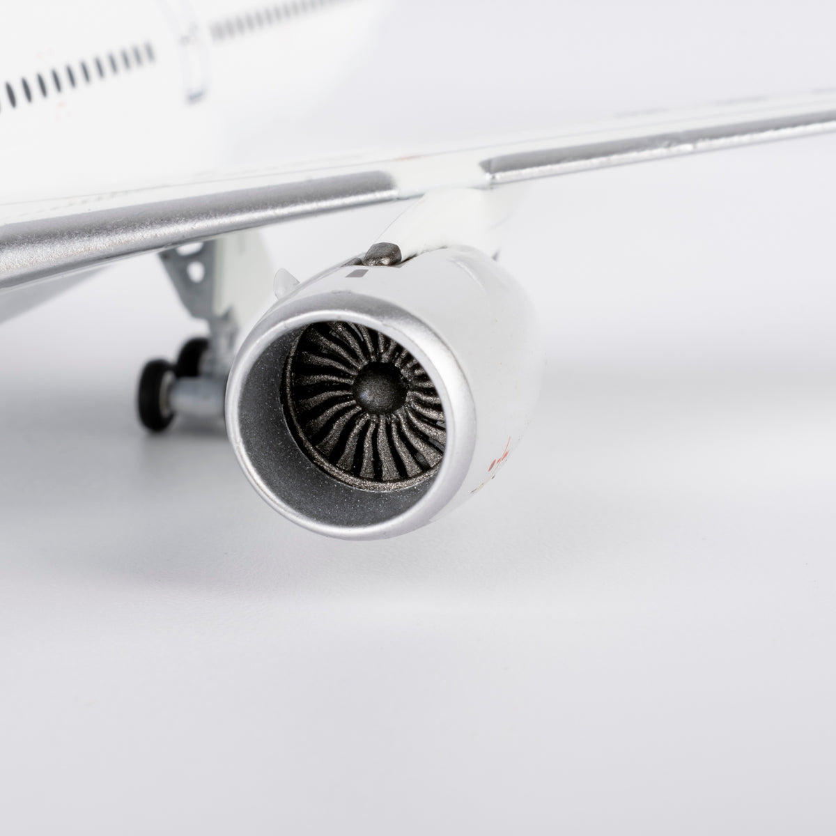 1/400 China Eastern Airlines Airbus A350-900 B-323H "1st A350 delivered from China" NG39107