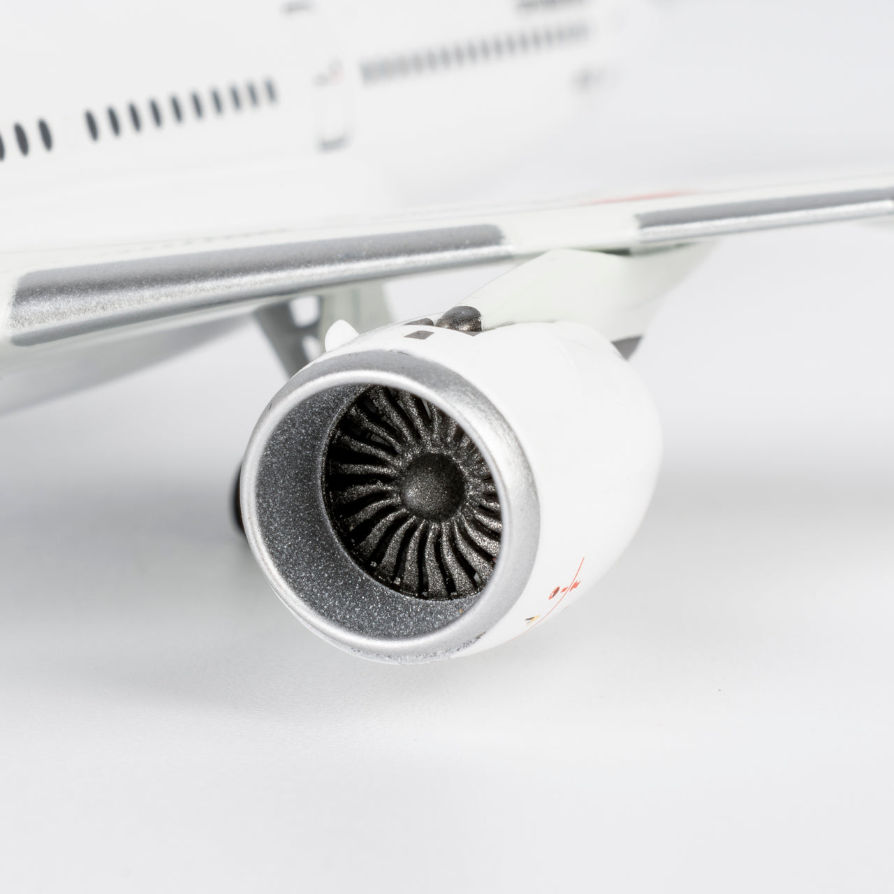 Swiss Airbus A350-900 HB-IFB