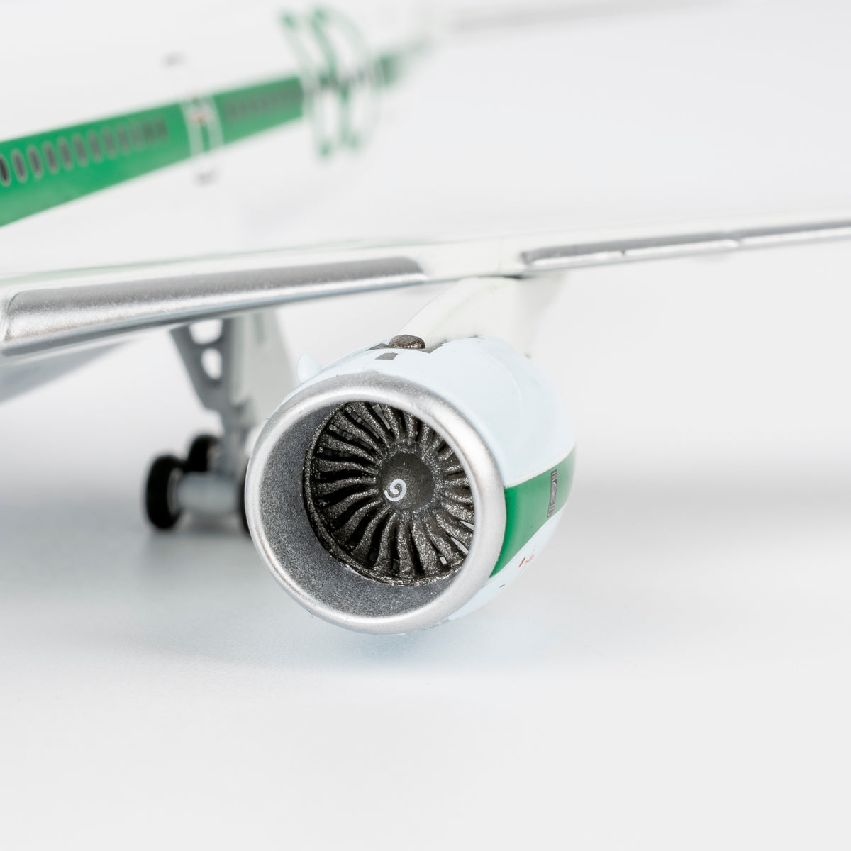 1/400 Cathay Pacific Airbus A350-900 B-LRJ "80th Anniversary" NG39129
