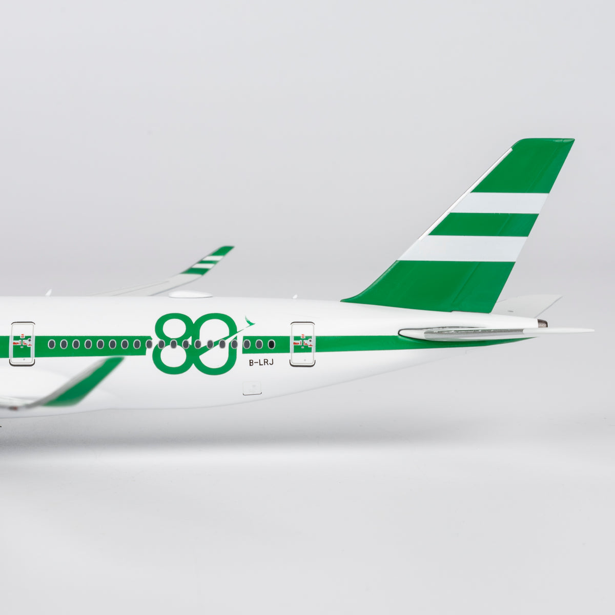 1/400 Cathay Pacific Airbus A350-900 B-LRJ "80th Anniversary" NG39129
