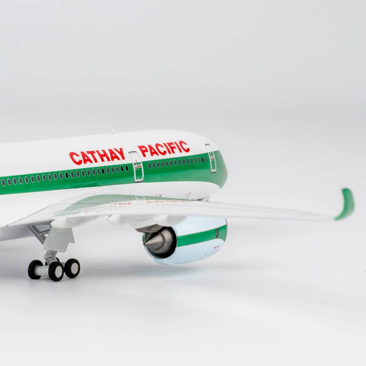 1/400 Cathay Pacific Airbus A350-900 B-LRJ "80th Anniversary" NG39129