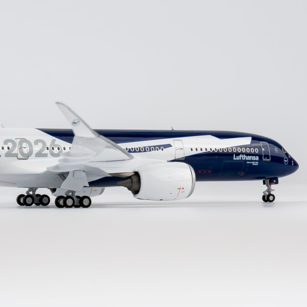 1/400 Lufthansa Airbus A350-900 D-AIXL "Years Anniversary" NG39131