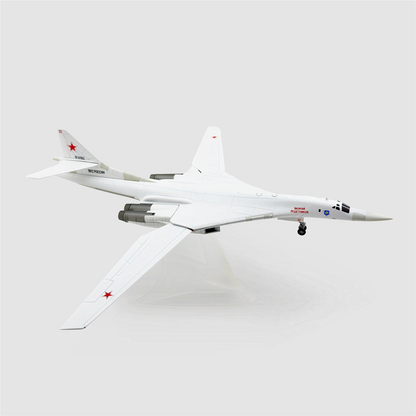 1/200 Russian Air Force Tu-160 572118 - image 4