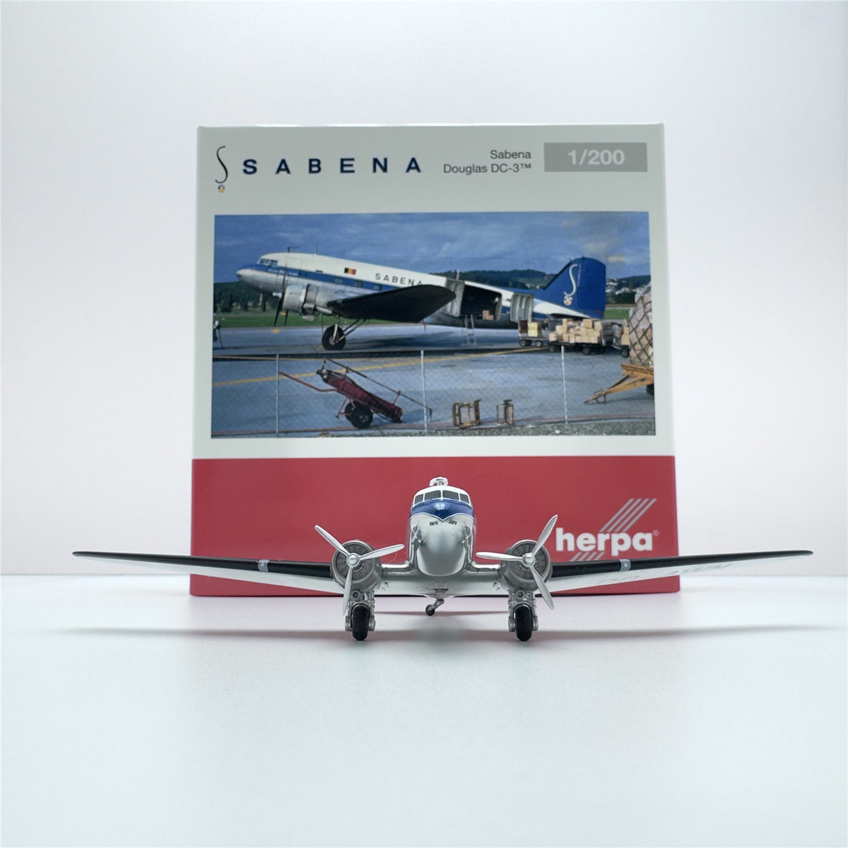 1/200 Sabena DC-3 OO-AWN 573399 - image 4