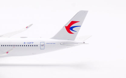 1/400 China Eastern Airlines A350-900 B-32FP AV4367 - image 4